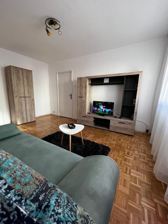 Ferienwohnung House24 Gari Brașov Exterior foto