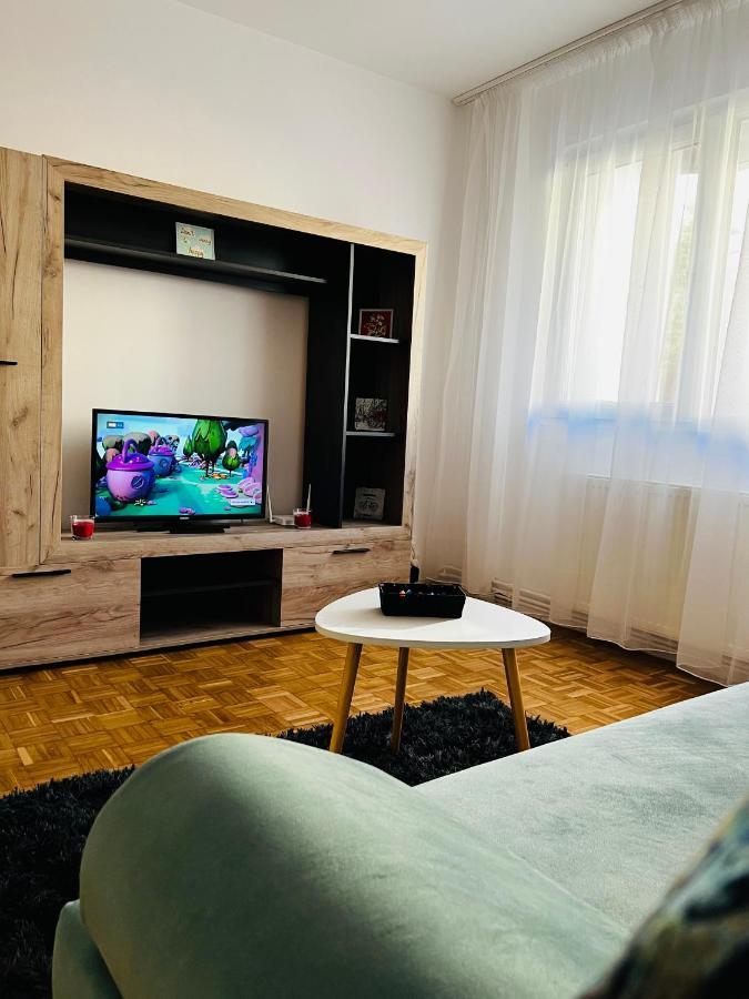 Ferienwohnung House24 Gari Brașov Exterior foto
